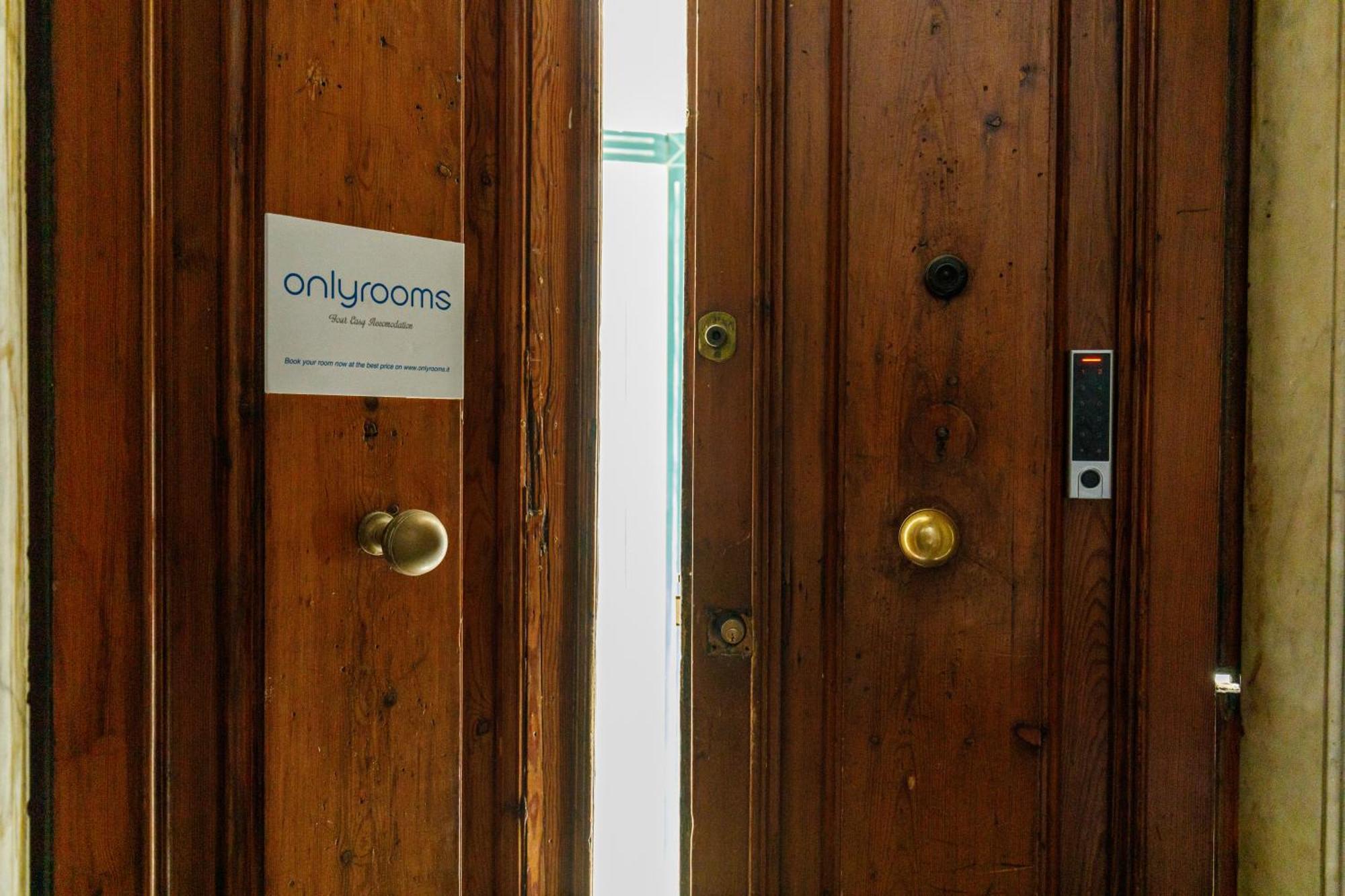 Onlyrooms III - Recommended For Under 30S Cagliari Luaran gambar