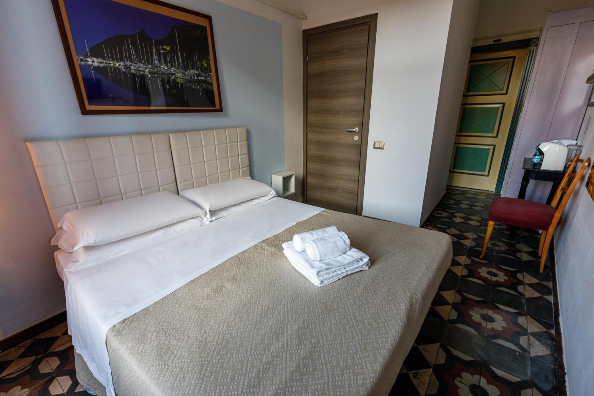 Onlyrooms III - Recommended For Under 30S Cagliari Luaran gambar