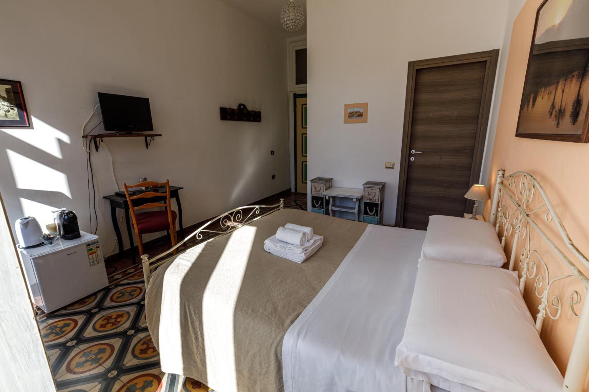 Onlyrooms III - Recommended For Under 30S Cagliari Bilik gambar