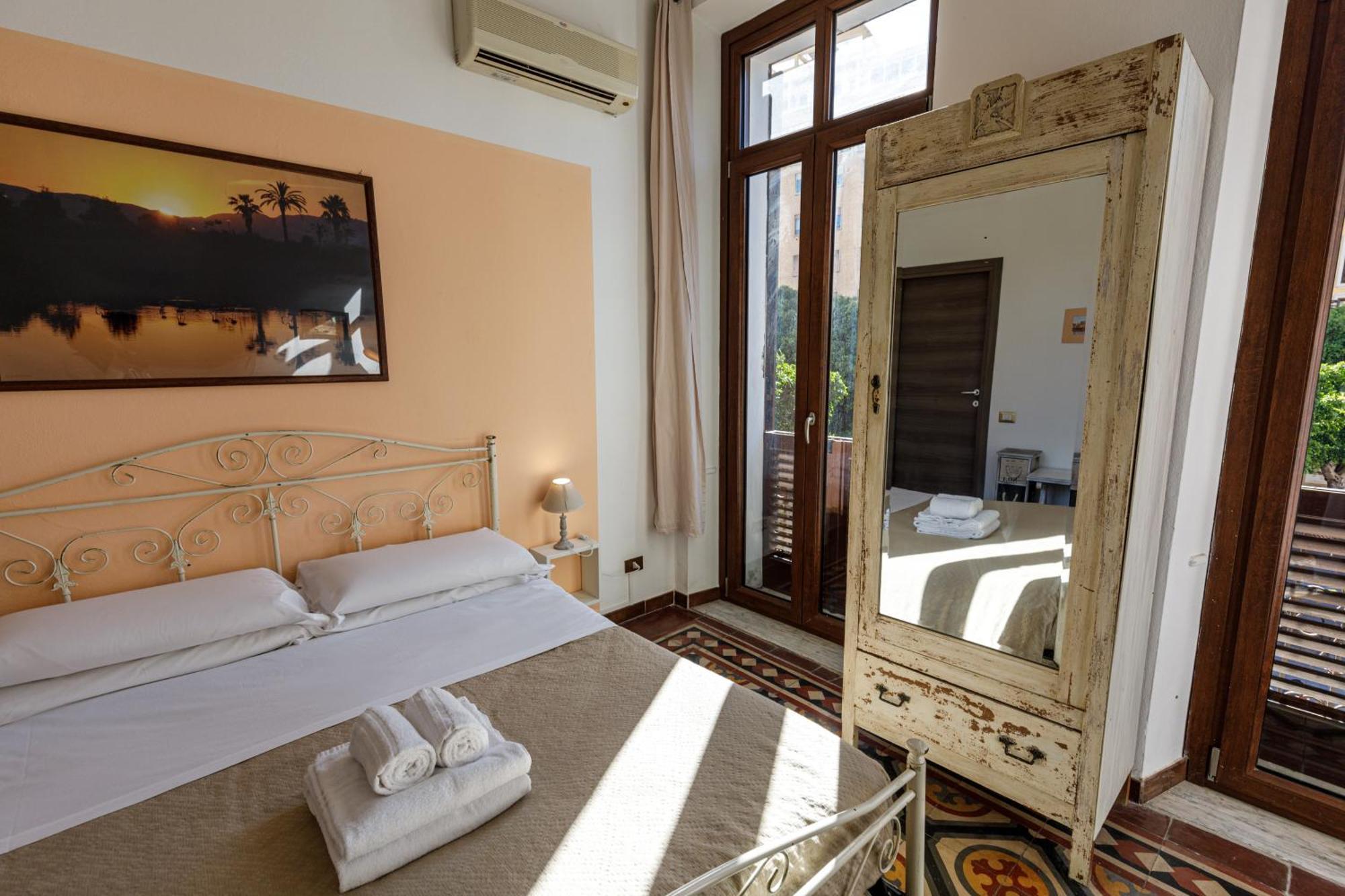 Onlyrooms III - Recommended For Under 30S Cagliari Luaran gambar