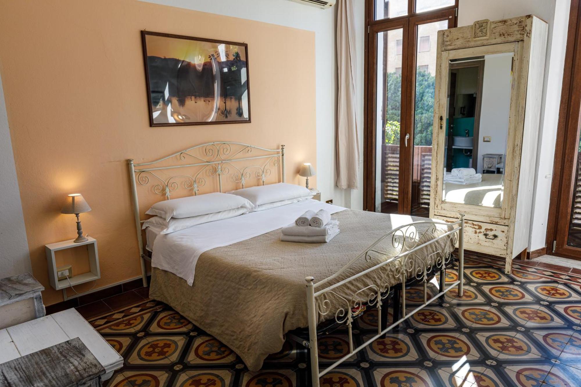 Onlyrooms III - Recommended For Under 30S Cagliari Luaran gambar
