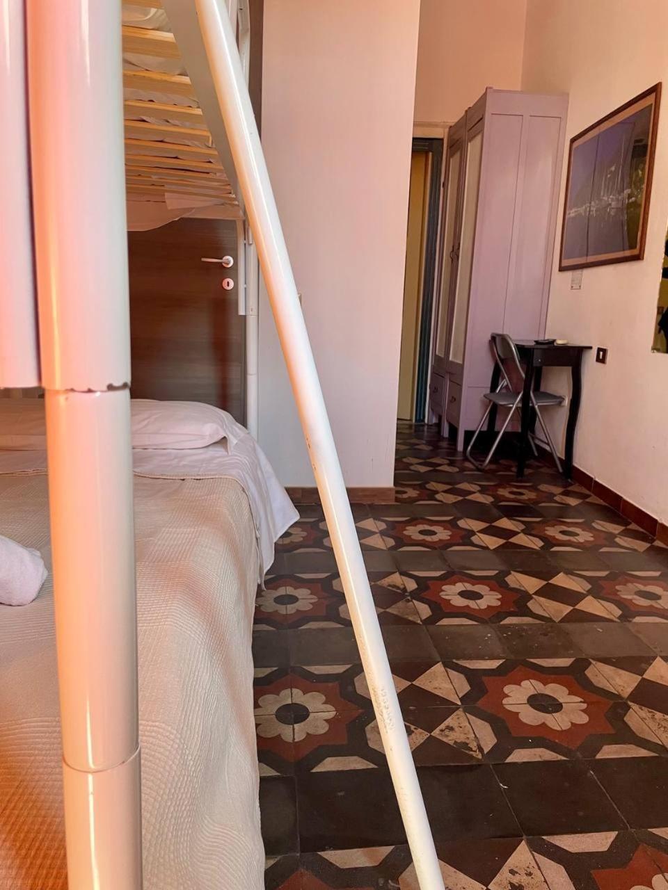 Onlyrooms III - Recommended For Under 30S Cagliari Bilik gambar