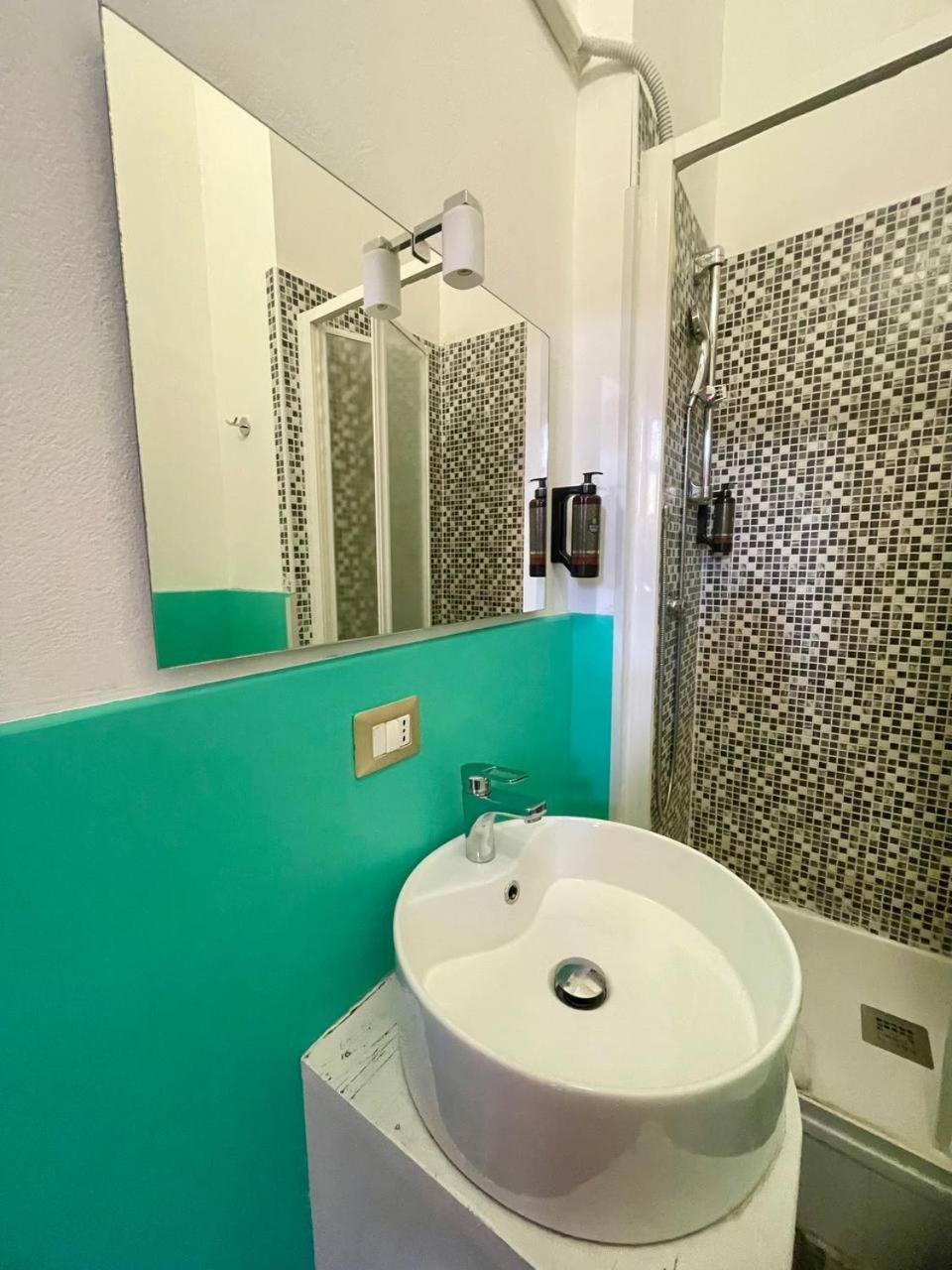 Onlyrooms III - Recommended For Under 30S Cagliari Luaran gambar